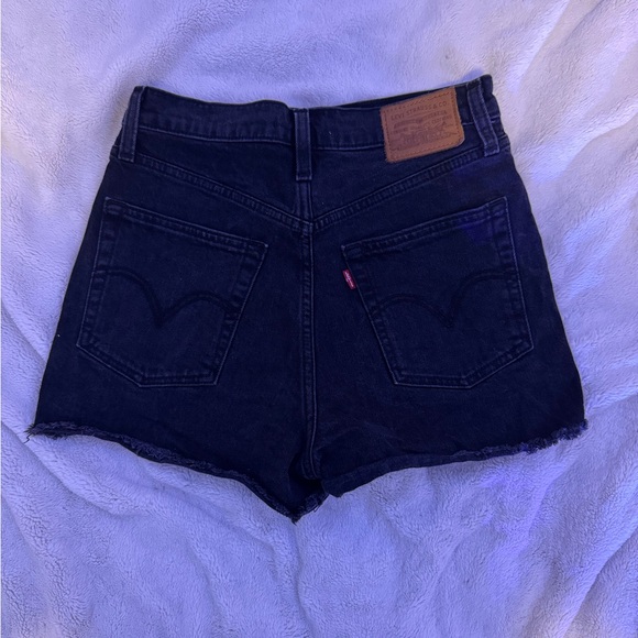 Levi 501’s Ribcage Shorts - Picture 2 of 2